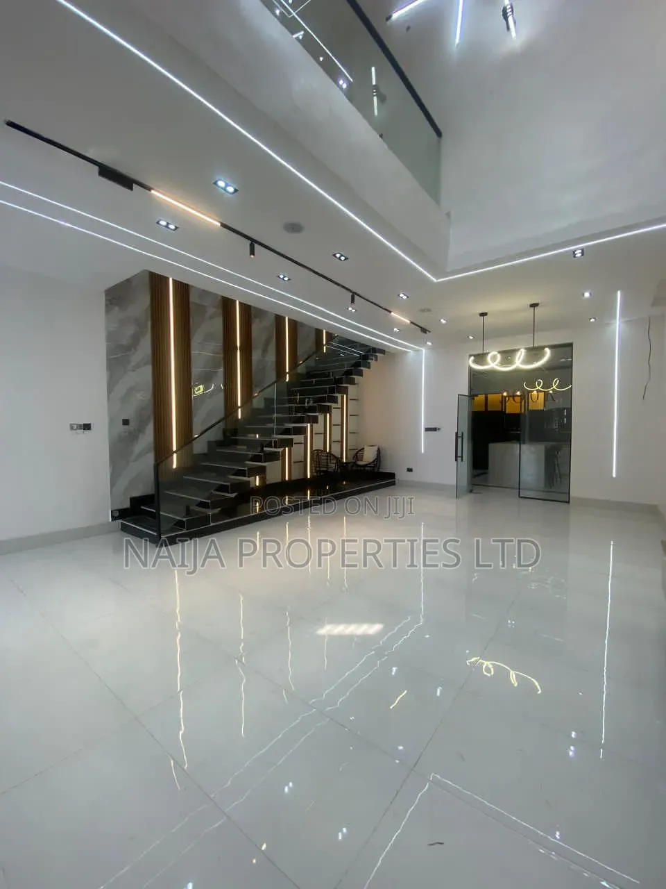 5bdrm Duplex in Oral Estate, Ikota for sale