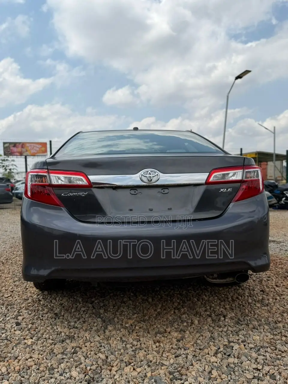 Toyota Camry XLE 4dr Sedan (2.5L 4cyl 6A) 2013 Gray