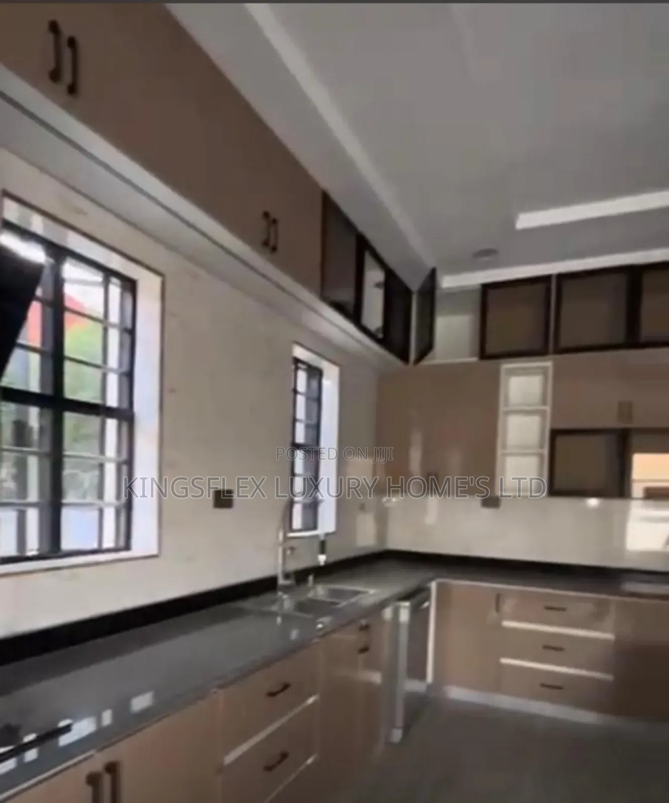 5bdrm Duplex in Prince And Princess, Kaura for sale