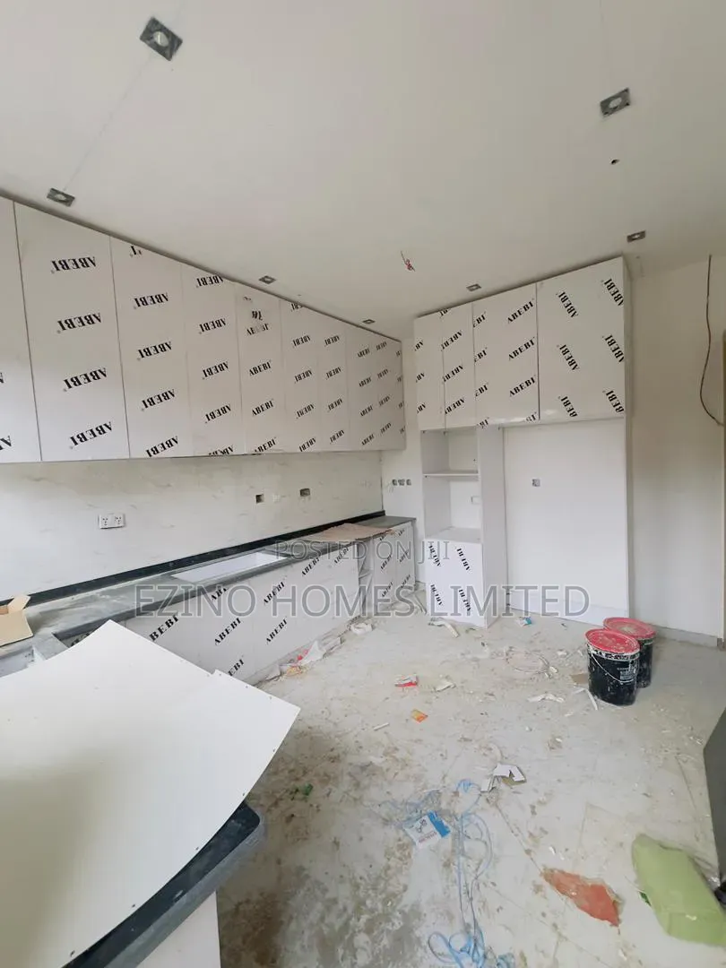 4bdrm Duplex in Mini Estate, Lekki Phase 1 for sale