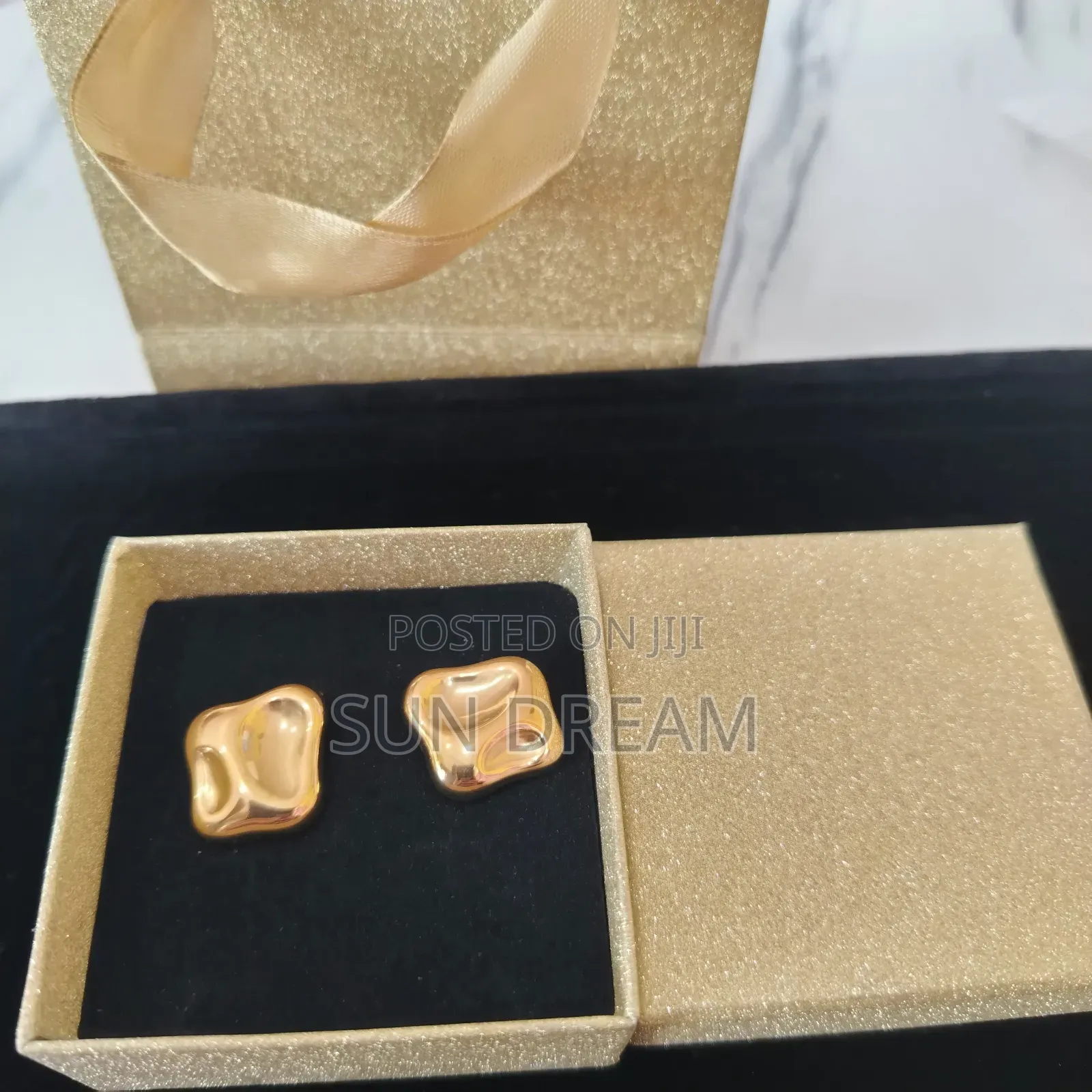 Lady Earrings
