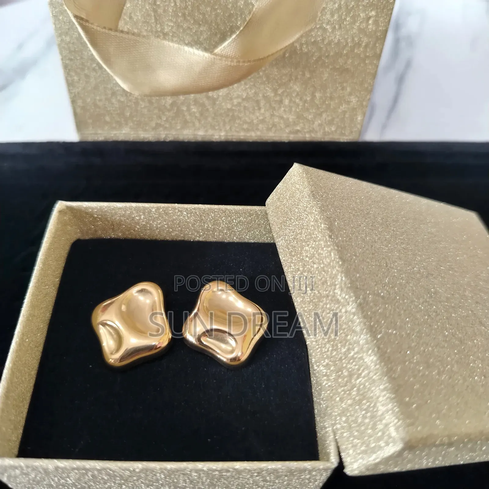 Lady Earrings