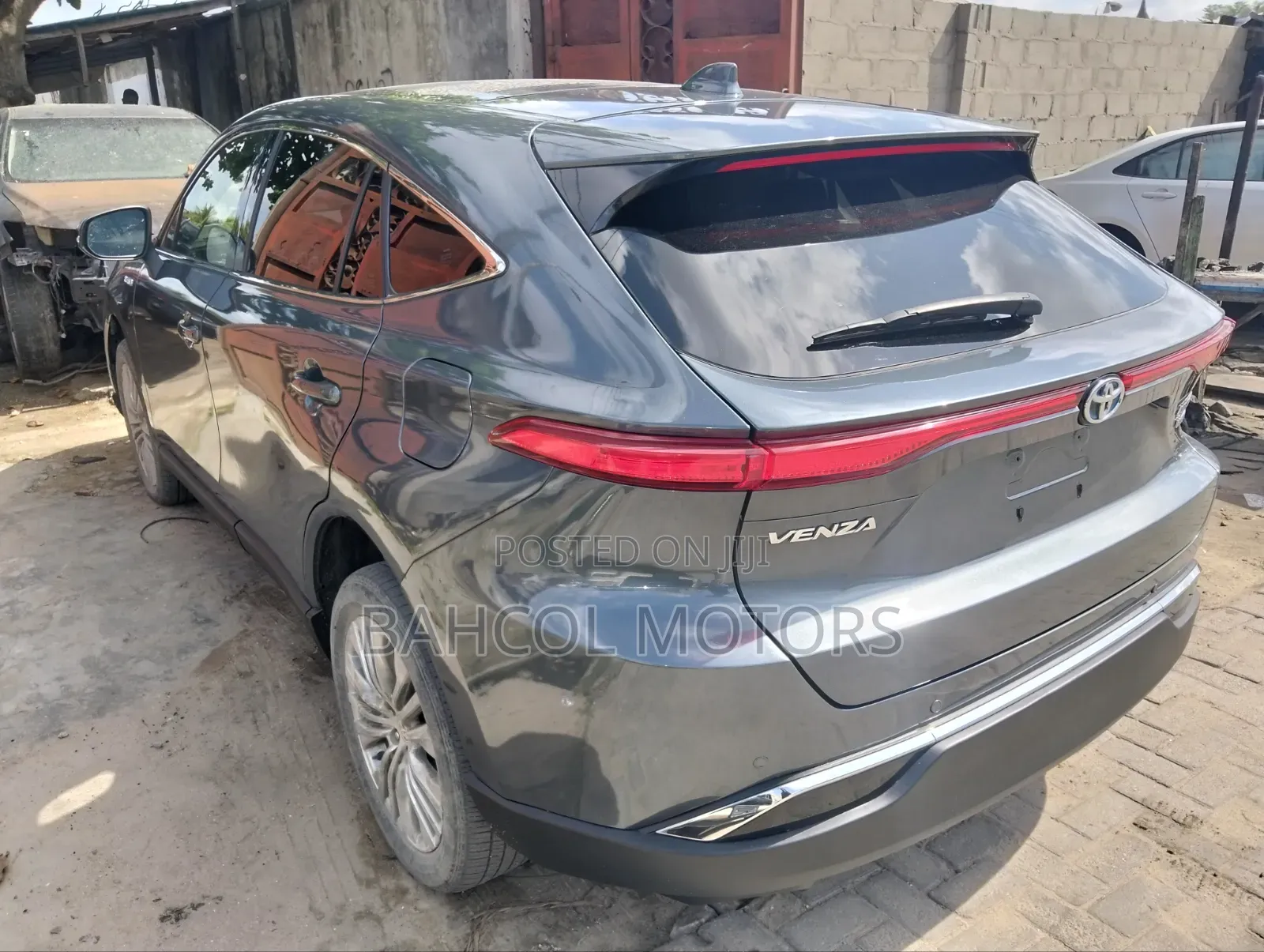 Toyota Venza Limited 2022 Blue