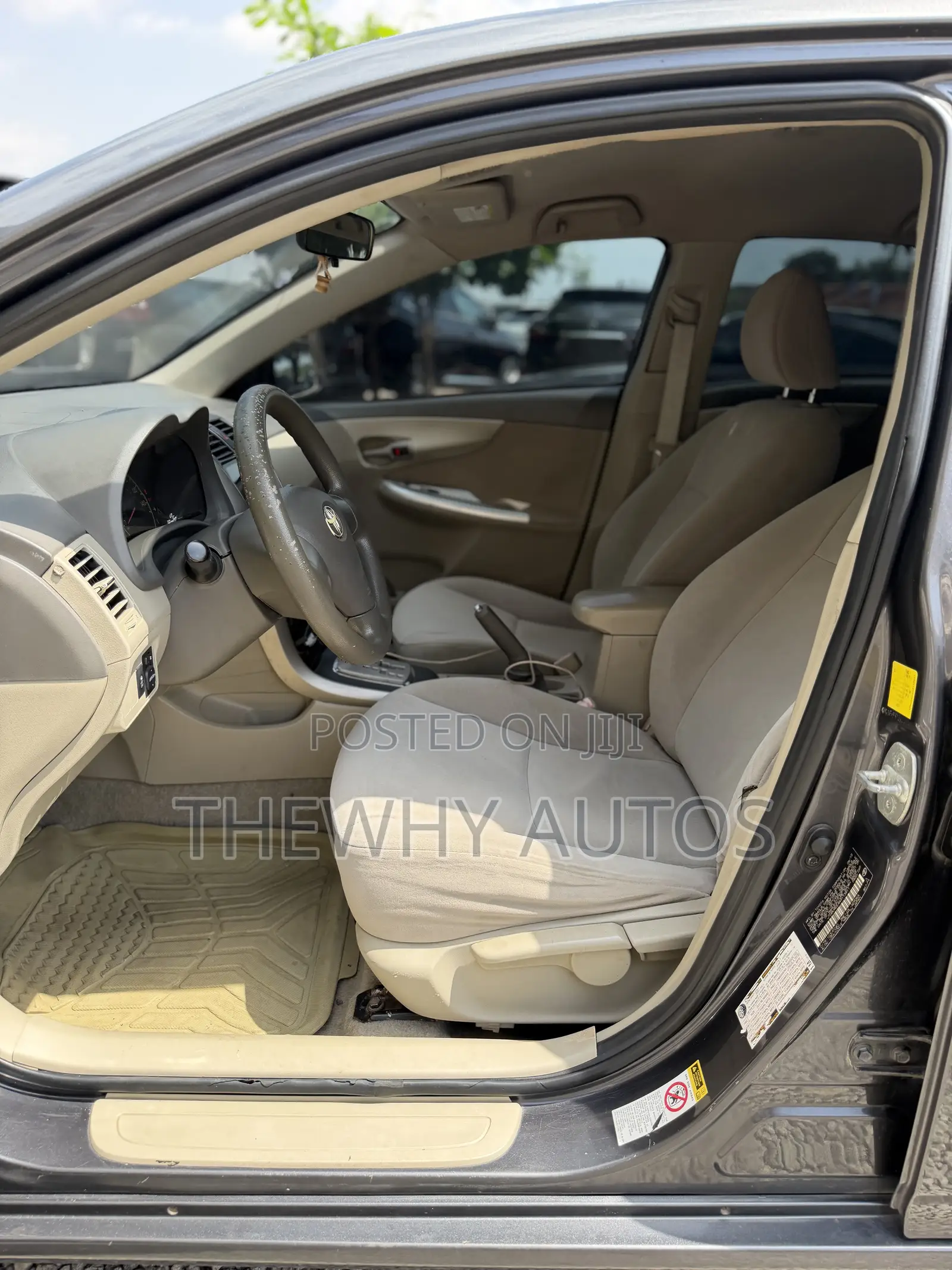 Toyota Corolla LE 4dr Sedan (1.8L 4cyl 4A) 2010 Gray
