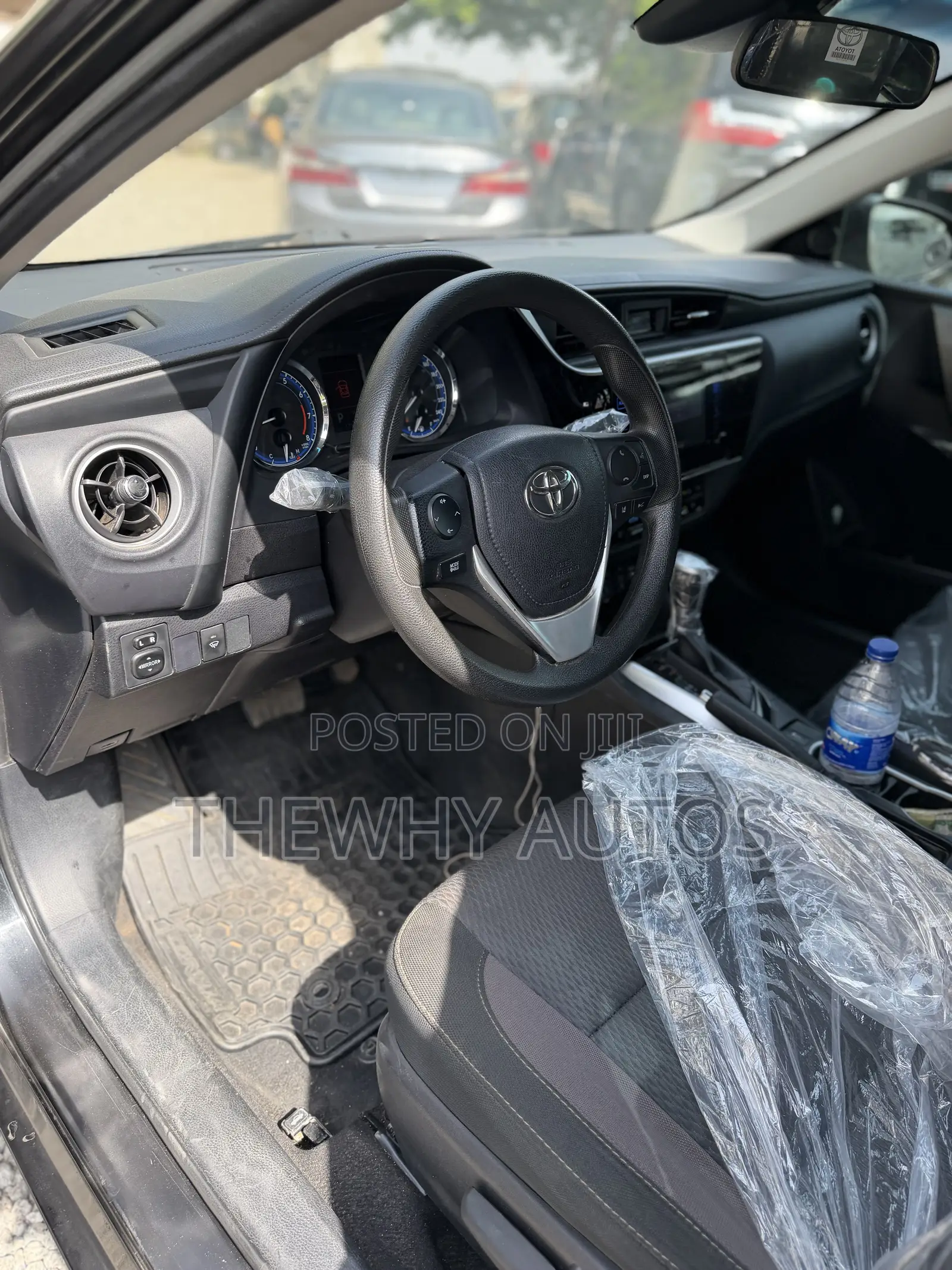 Toyota Corolla LE ECO 4dr Sedan (1.8L 4cyl CVT) 2017 Black