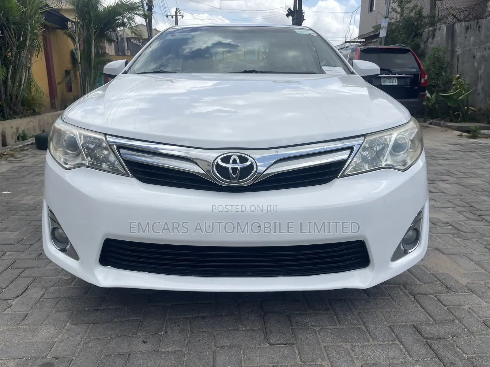 Toyota Camry XLE 4dr Sedan (2.5L 4cyl 6A) 2012 White