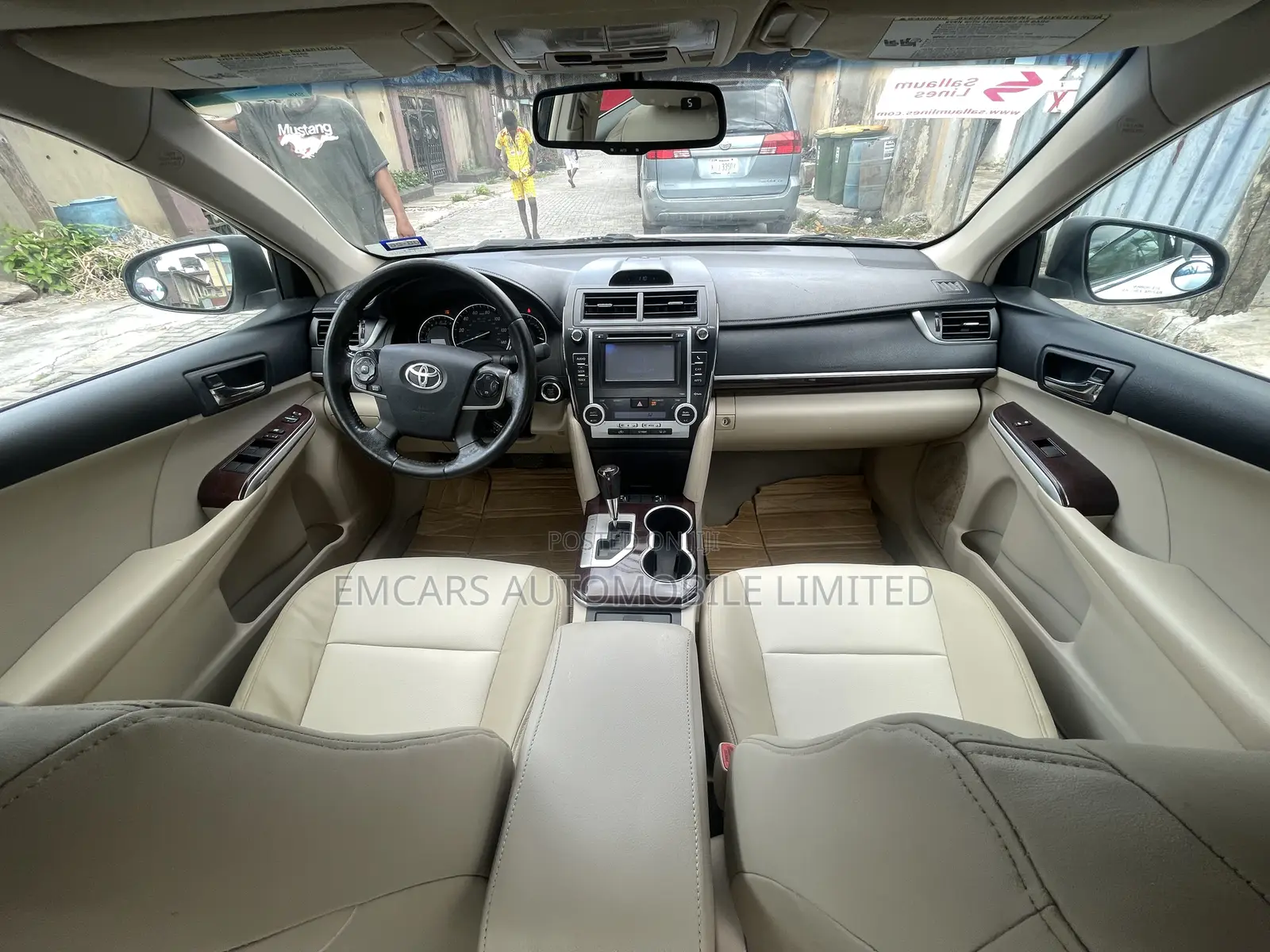 Toyota Camry XLE 4dr Sedan (2.5L 4cyl 6A) 2012 White