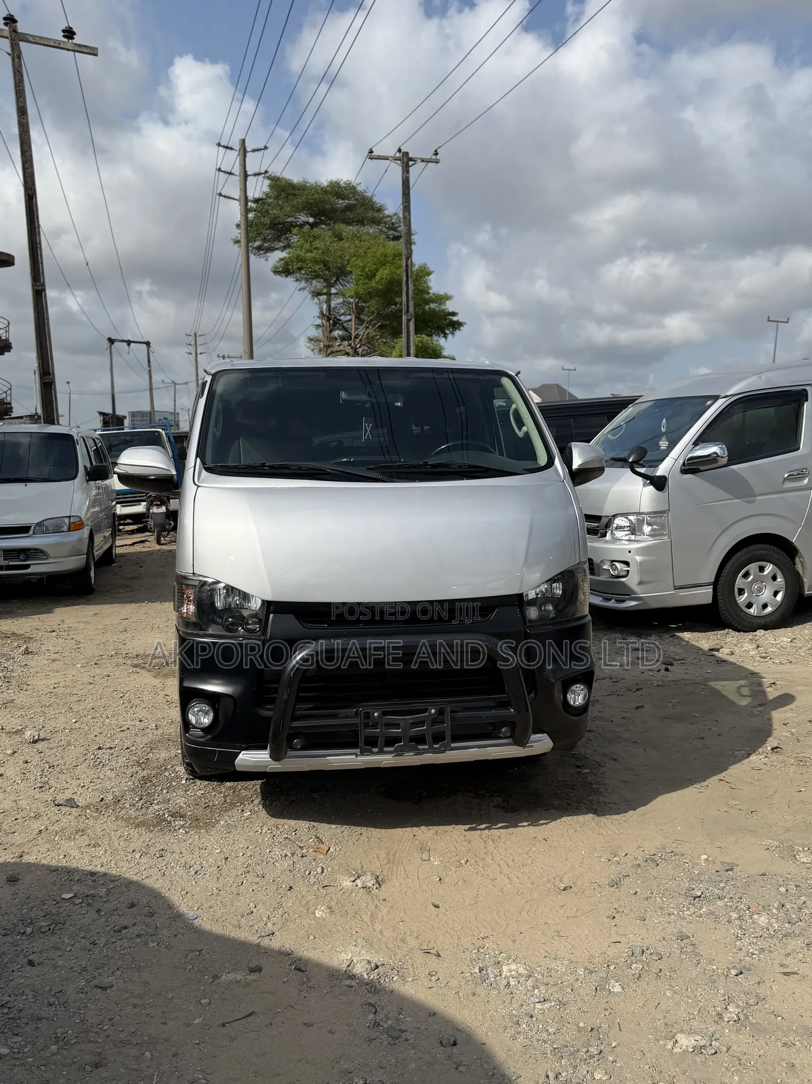 Toyota HiAce 2013 Silver