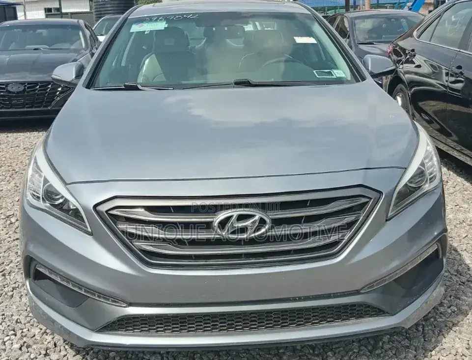 Hyundai Sonata Limited Sedan FWD (2.4L 4cyl 6A) 2016 Silver