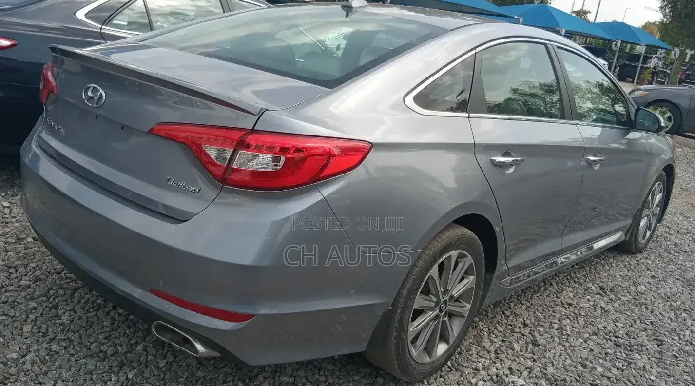 Hyundai Sonata Limited Sedan FWD (2.4L 4cyl 6A) 2016 Silver