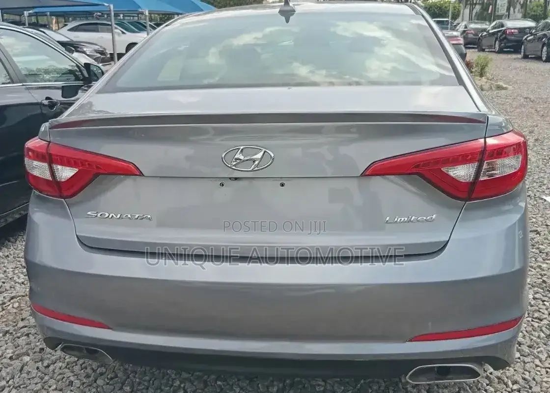 Hyundai Sonata Limited Sedan FWD (2.4L 4cyl 6A) 2016 Silver