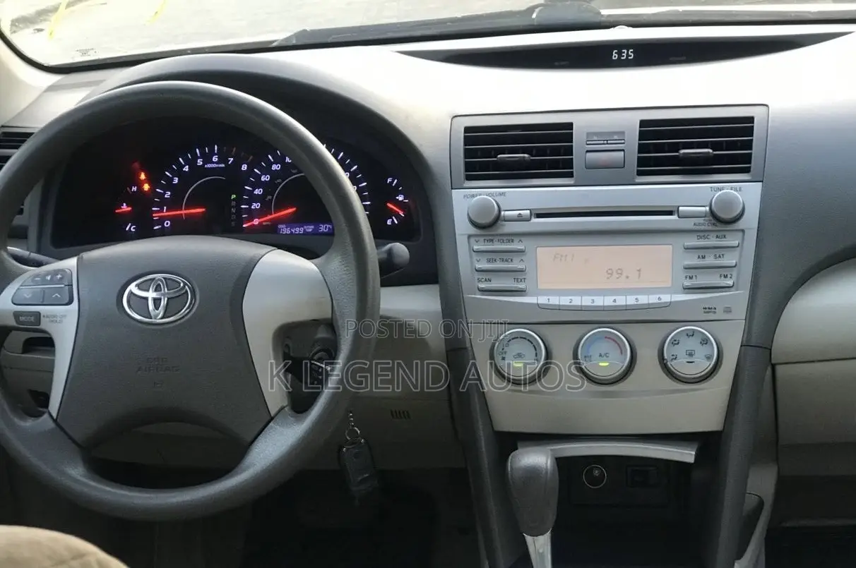 Toyota Camry 2010 Gold