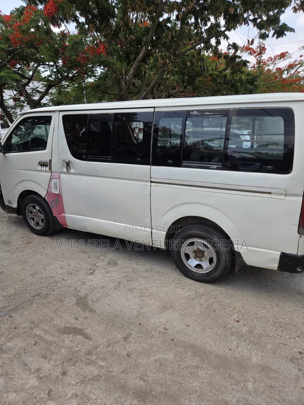 Toyota HiAce 2010 White