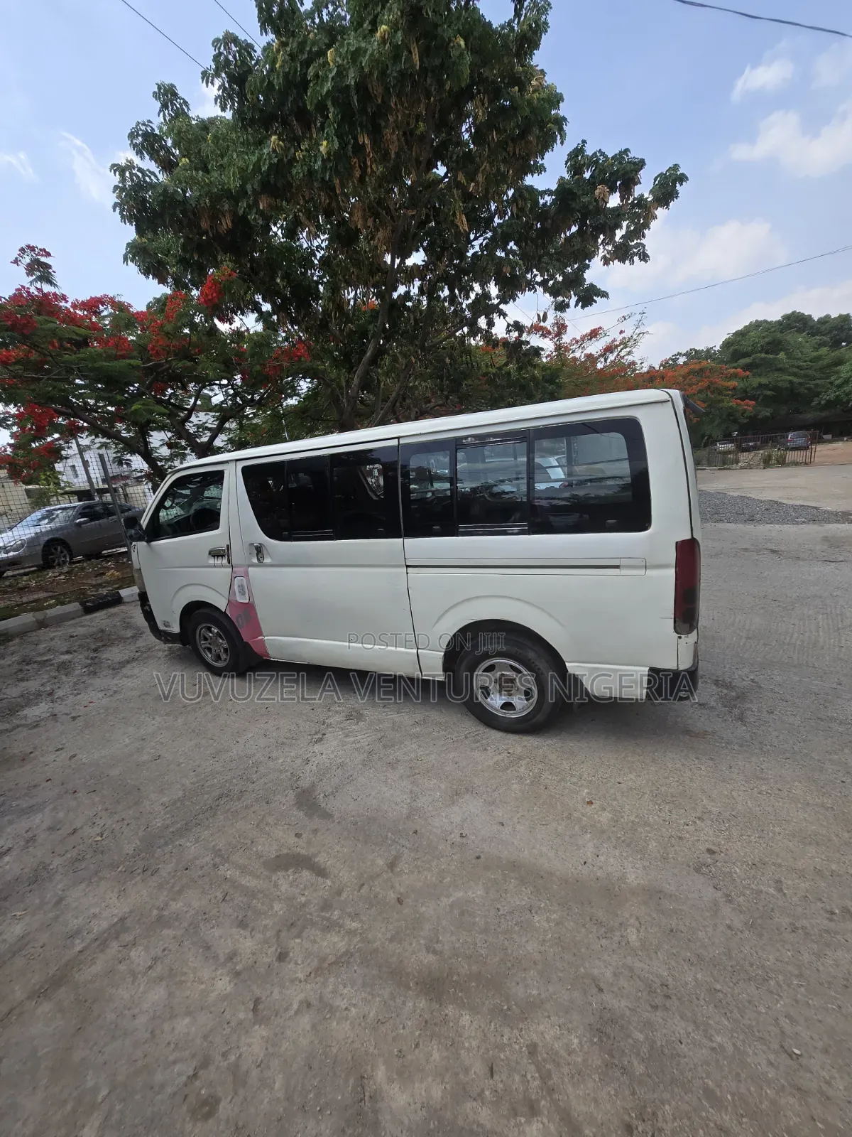Toyota HiAce 2010 White