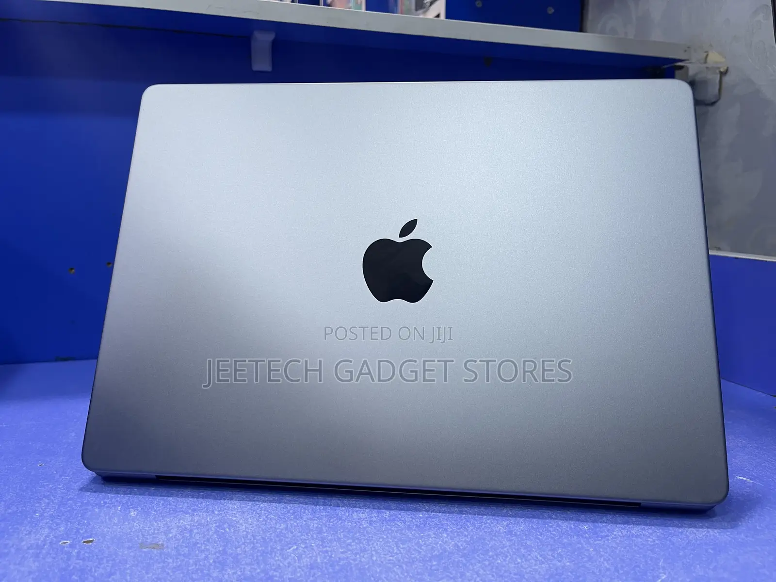 Laptop Apple MacBook Pro 2023 M3 8GB Apple M3 SSD 512GB