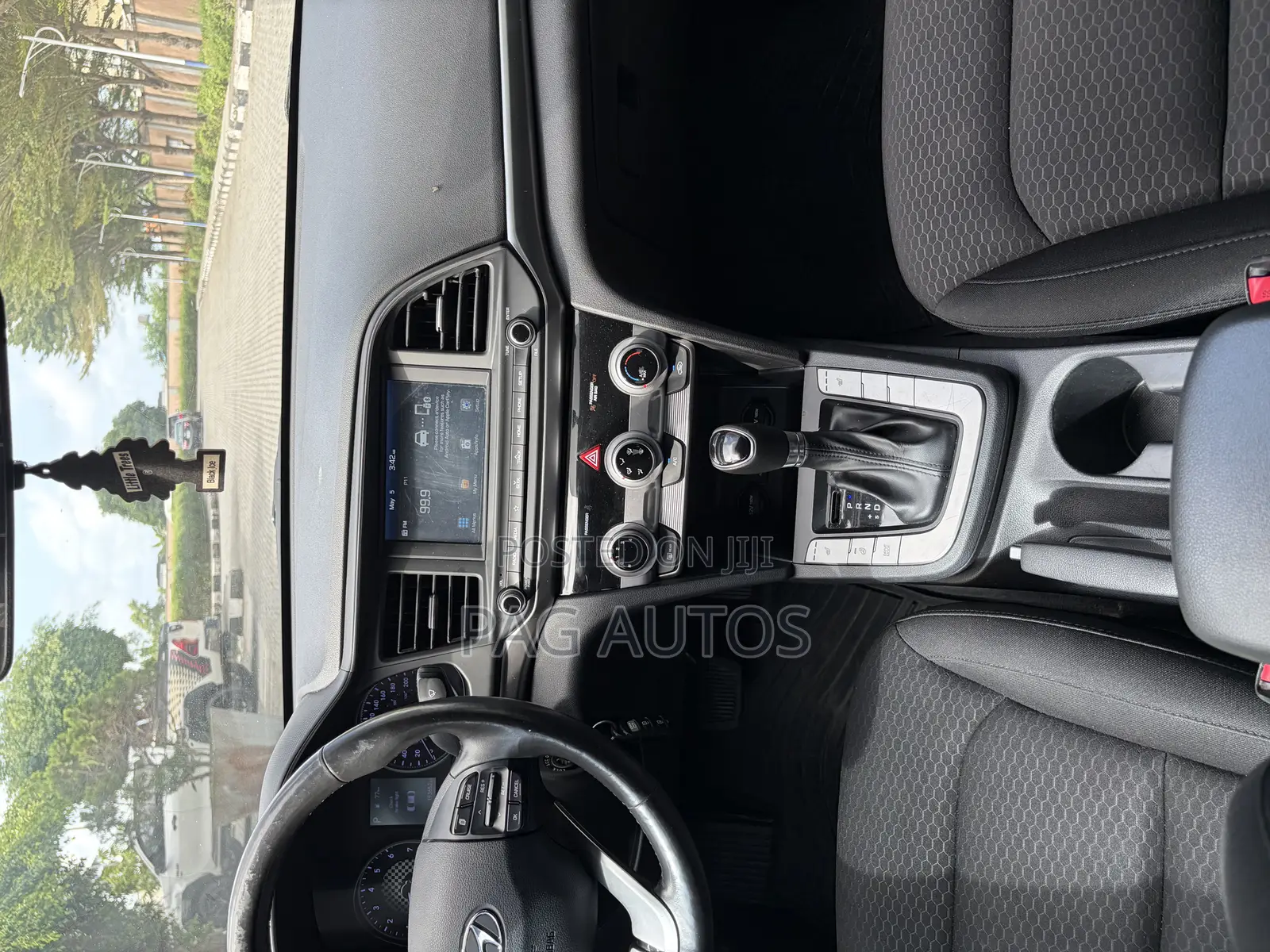 Hyundai Elantra 2019 White
