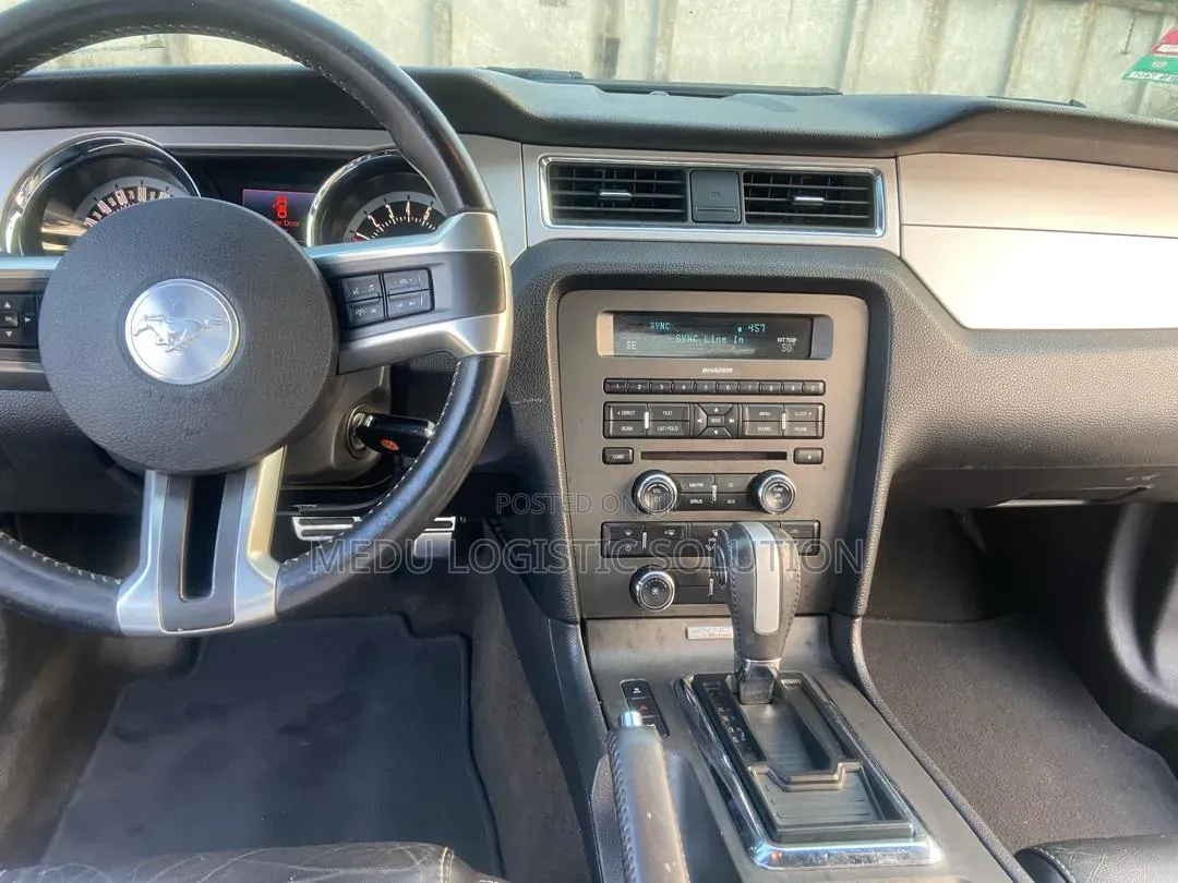 Ford Mustang V6 Premium 2013 Gray
