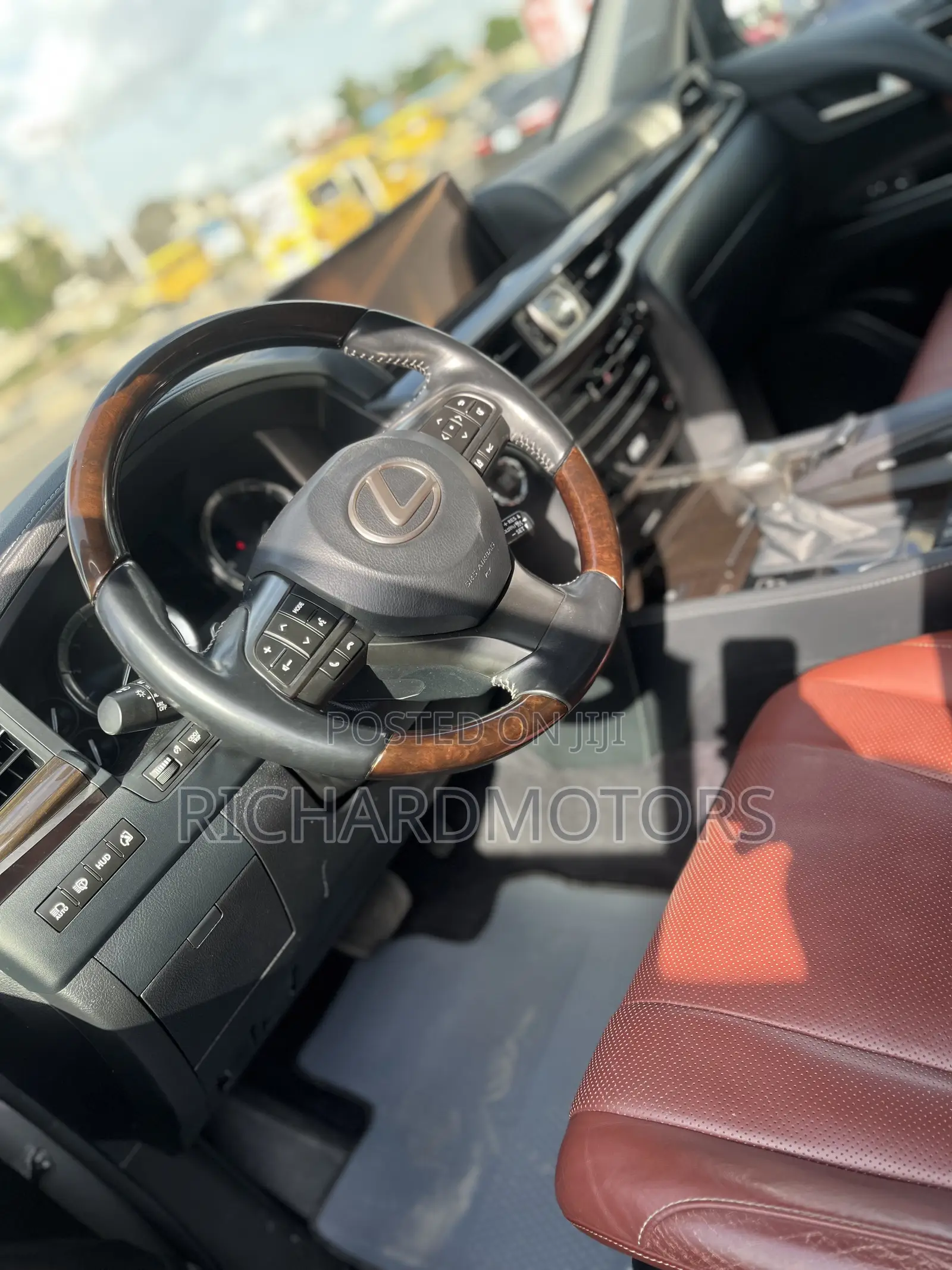 Lexus LX 570 AWD 2018 Gold