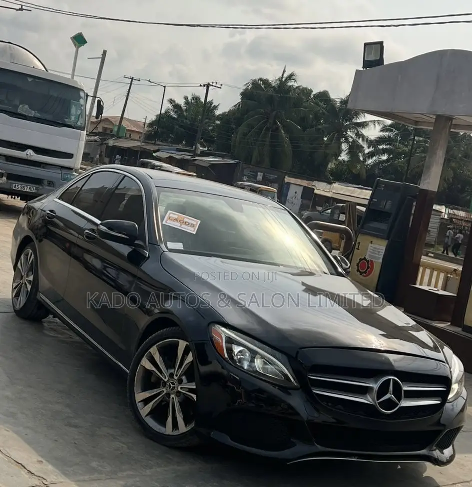 Mercedes-Benz C300 2017 Black