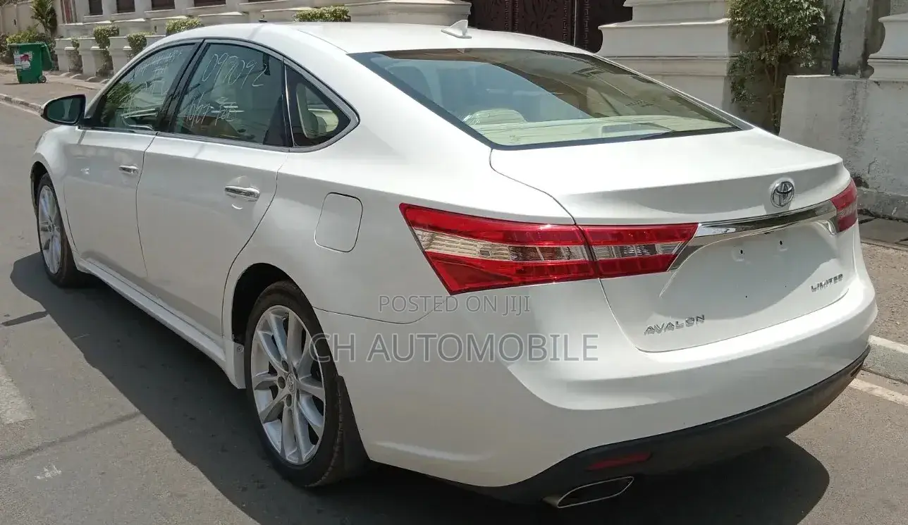 Toyota Avalon Limited 4dr Sedan (3.5L 6cyl 6A) 2014 Black