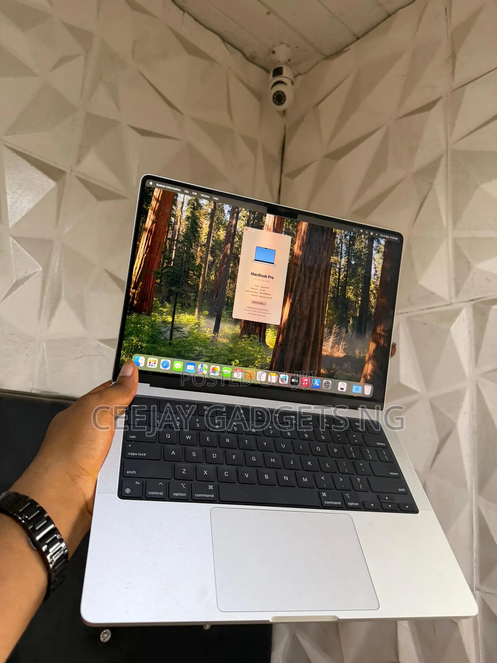 Laptop Apple MacBook Pro 2024 M4 14-inch 16GB Apple M4 SSD 512GB
