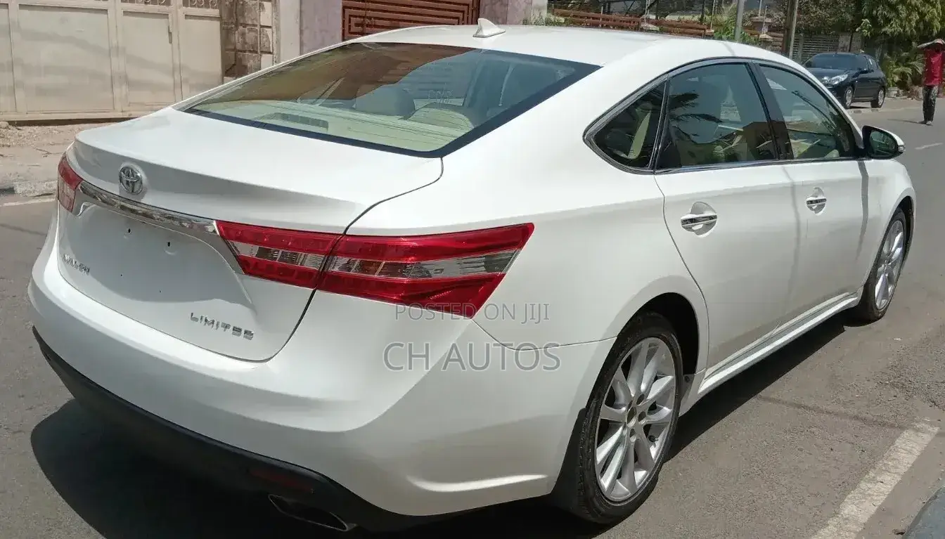 Toyota Avalon Limited 4dr Sedan (3.5L 6cyl 6A) 2014 Black