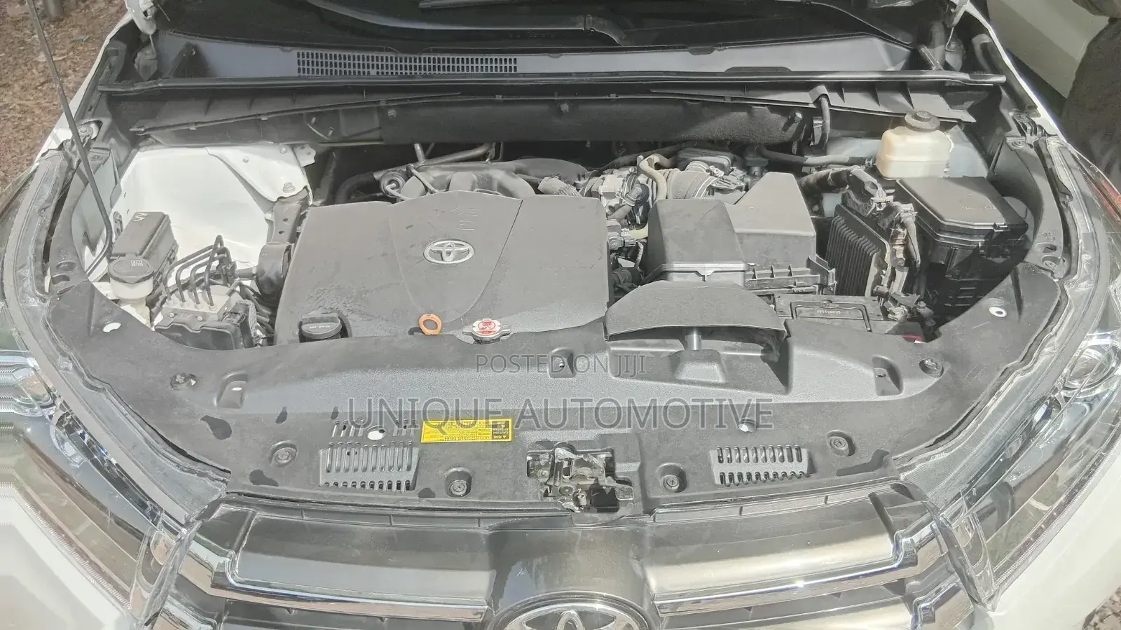 Toyota Highlander XLE 4x4 V6 (3.5L 6cyl 8A) 2018 Off white