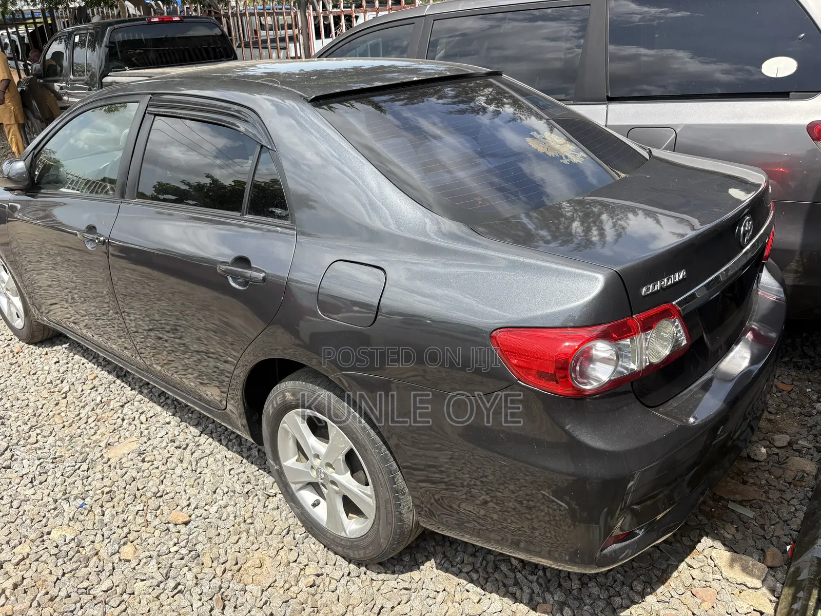 Toyota Corolla LE 4dr Sedan (1.8L 4cyl 4A) 2011 Gray