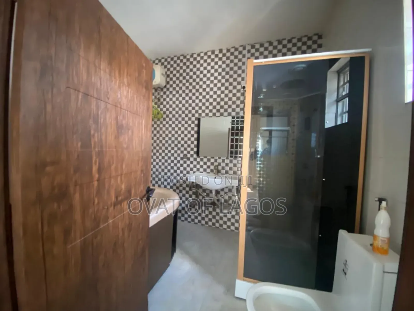 5bdrm Duplex in Ikota for rent