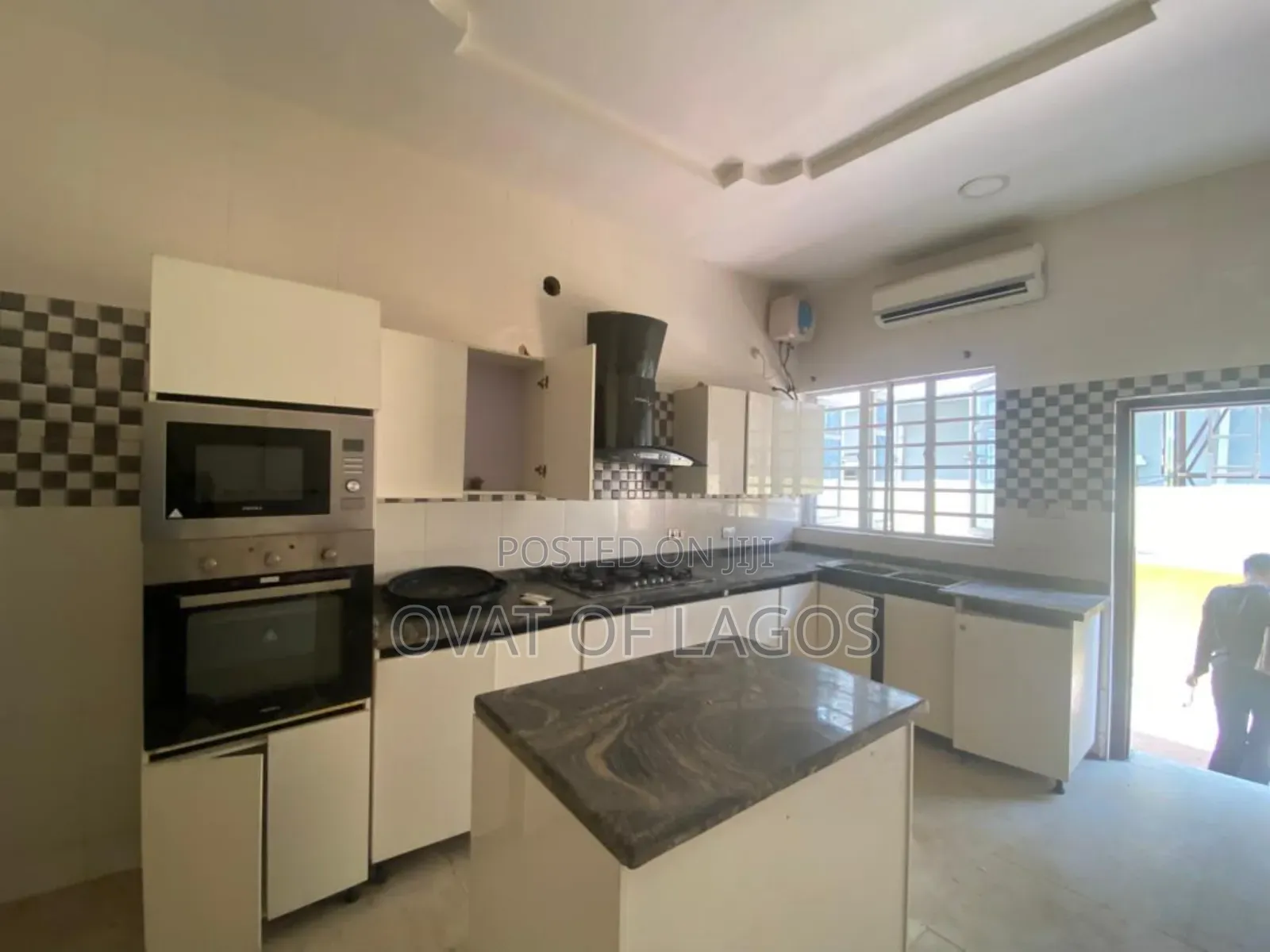 5bdrm Duplex in Ikota for rent