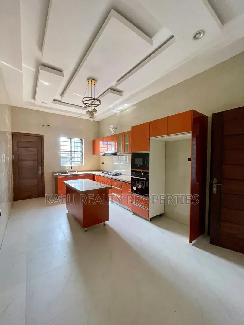 4bdrm Duplex in Ologolo for sale