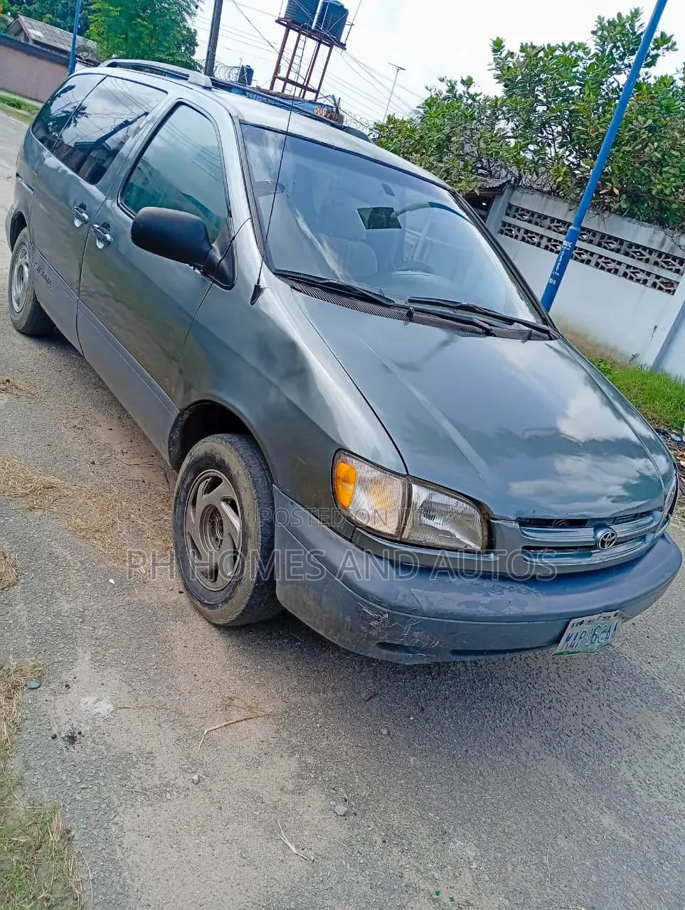 Toyota Sienna 2001 Gray