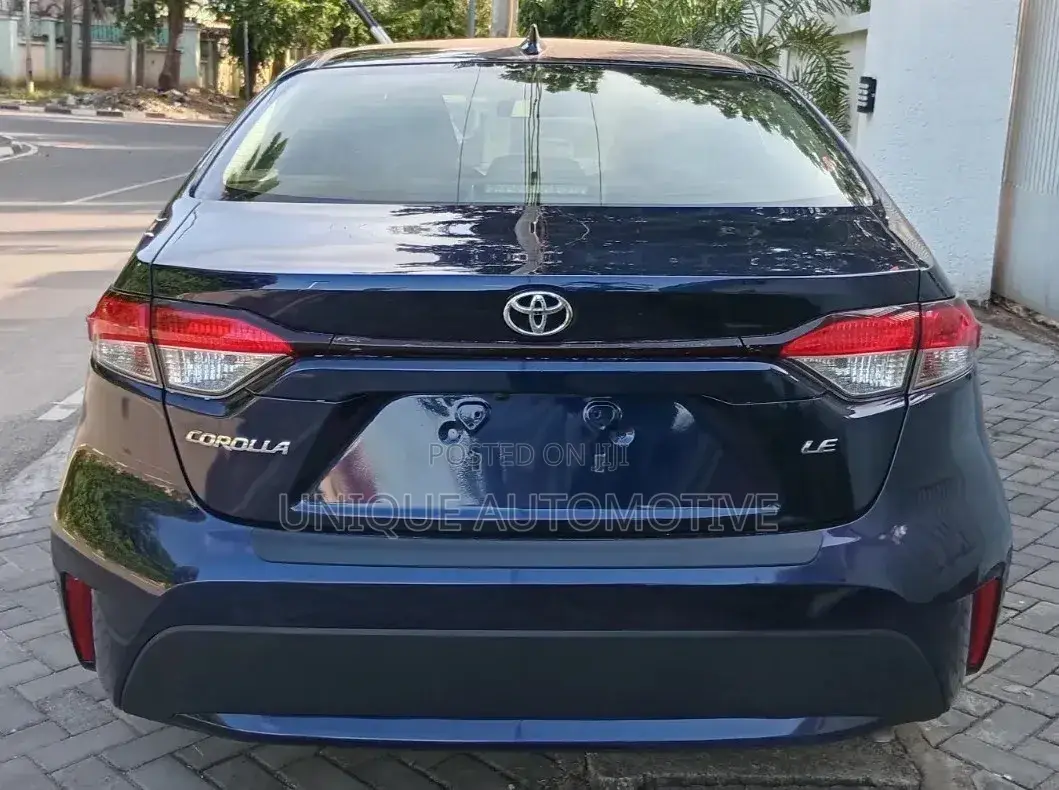 Toyota Corolla LE 2020 Blue