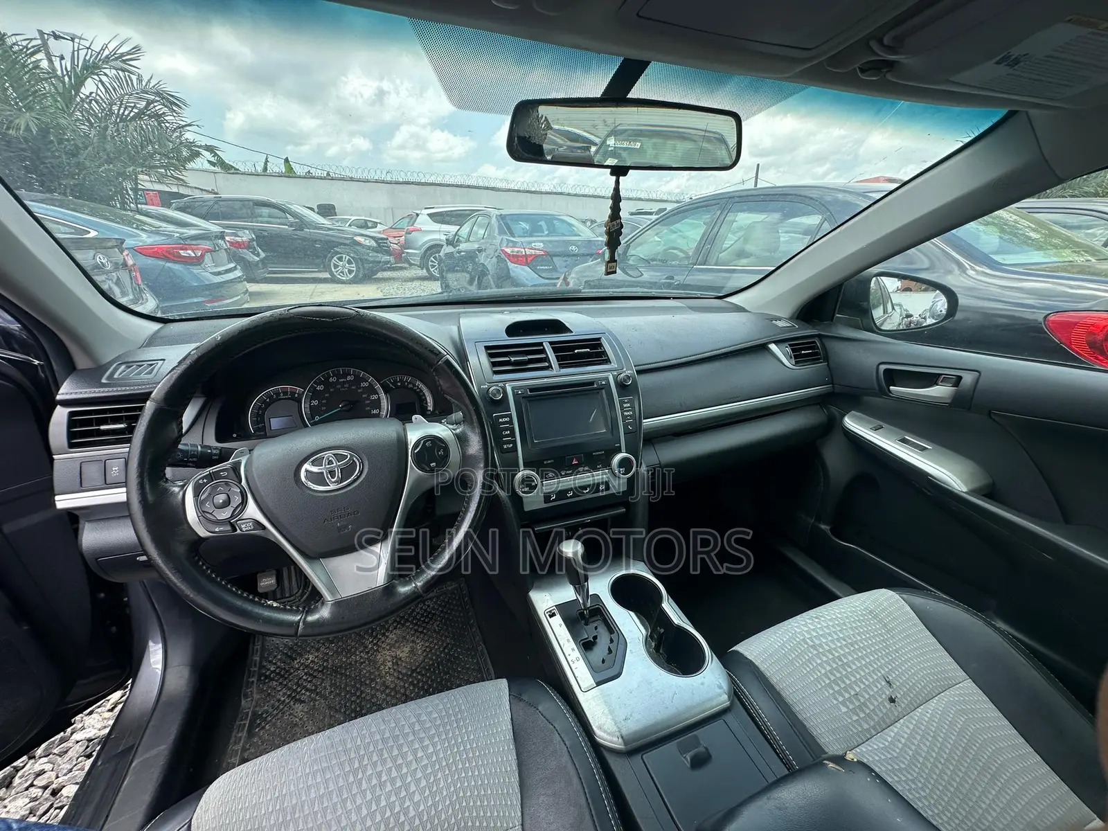 Toyota Camry SE 4dr Sedan (2.5L 4cyl 6A) 2014 Gray