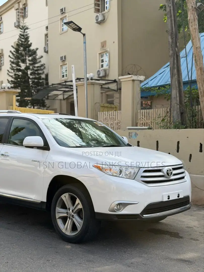 Toyota Highlander Limited 2012 White