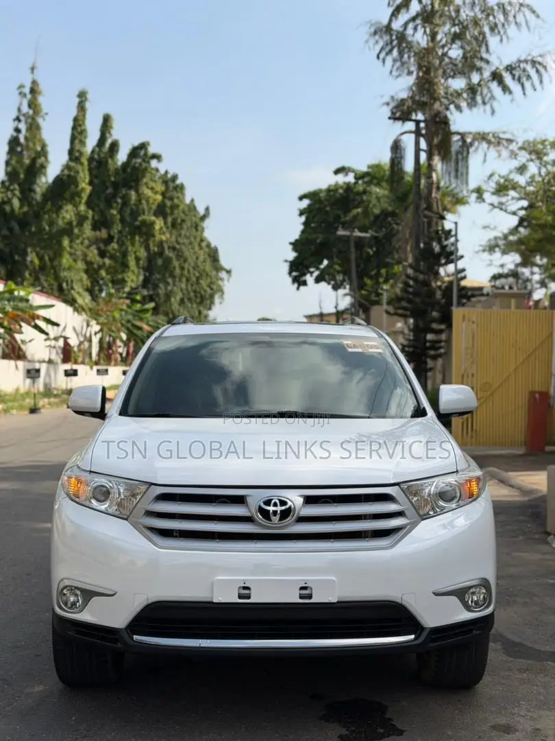 Toyota Highlander Limited 2012 White