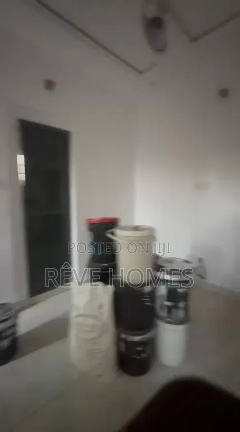 Mini Flat in Akoka for rent