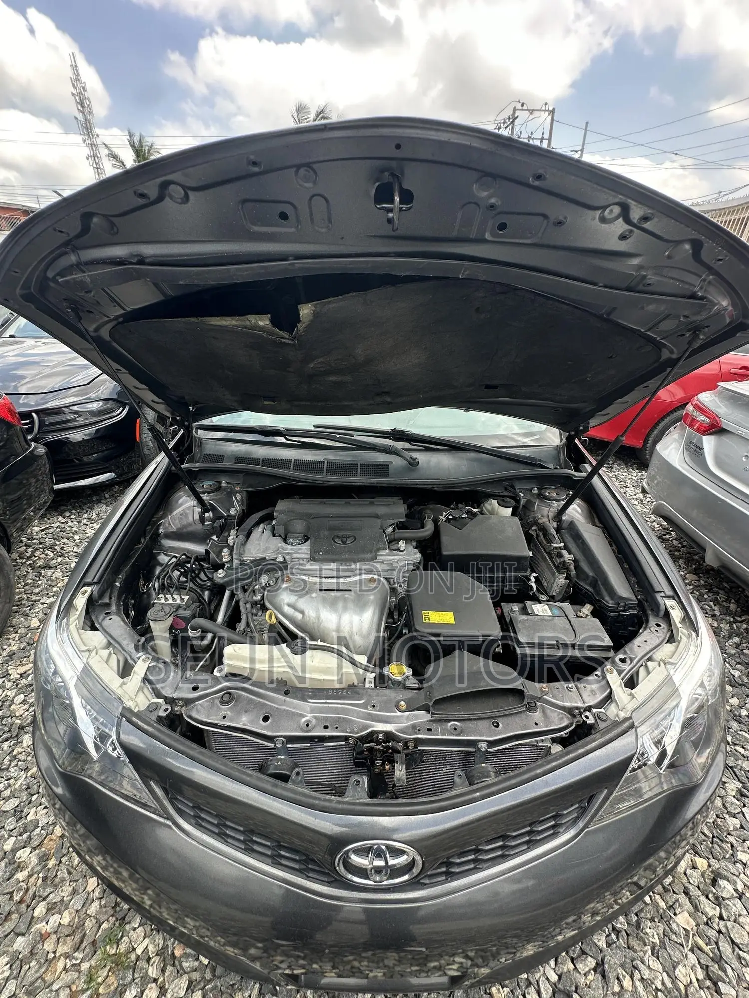 Toyota Camry SE 4dr Sedan (2.5L 4cyl 6A) 2014 Gray