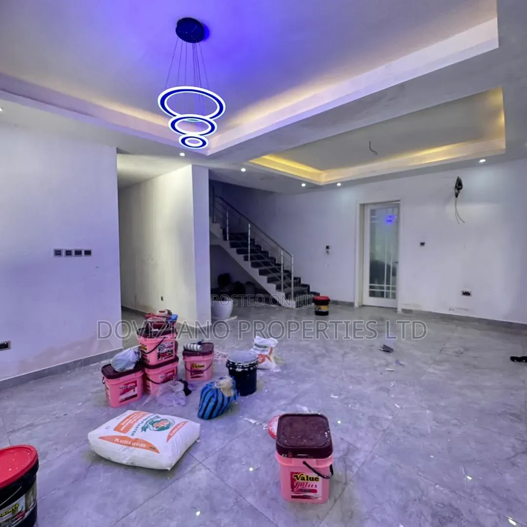 5bdrm Duplex in Ilasan for sale