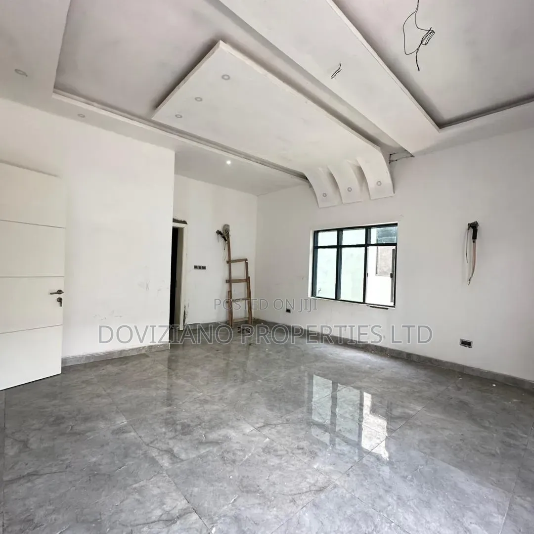 5bdrm Duplex in Ilasan for sale