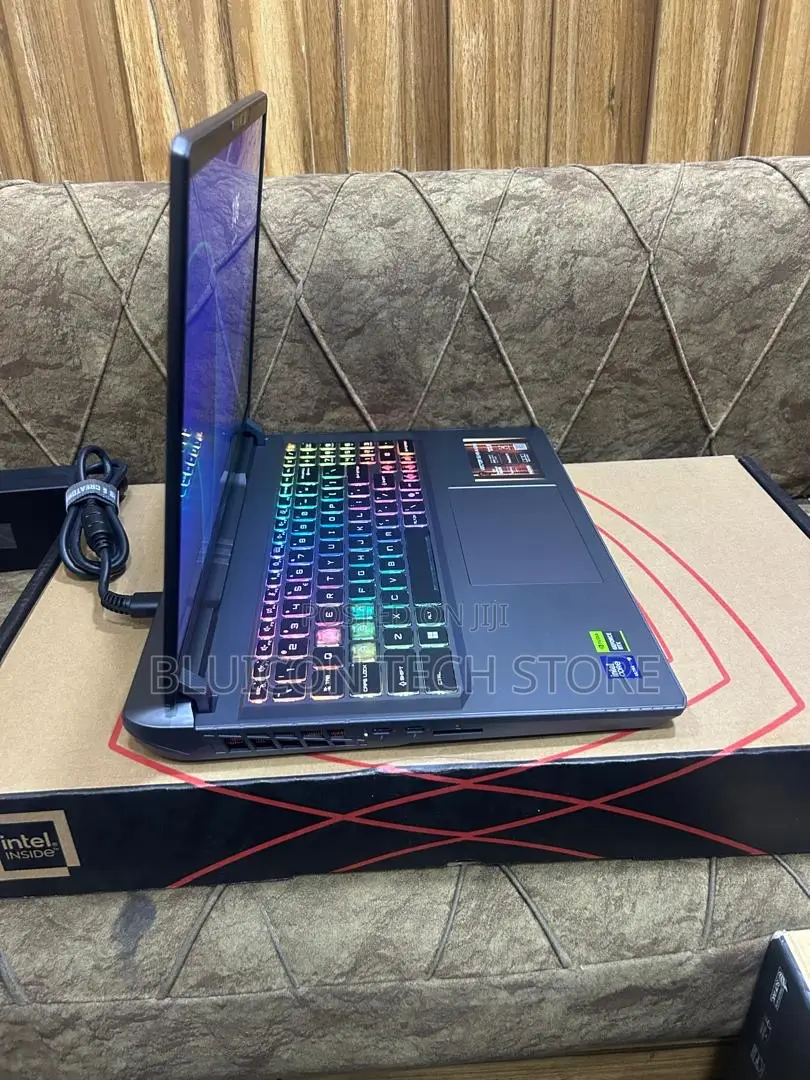 New Laptop MSI Vector 16 HX AI A2XWIG 16GB Intel Core Ultra 9 SSD 1T