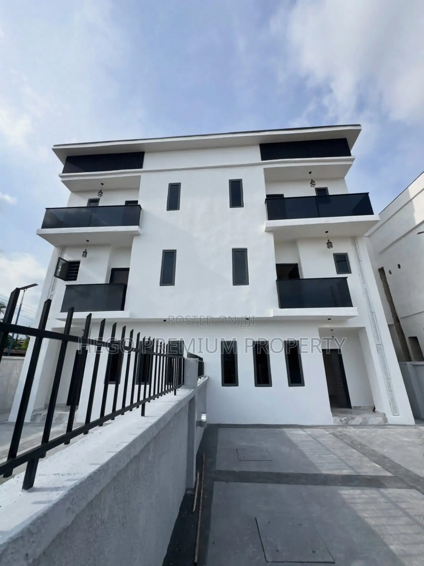 4bdrm Duplex in Woji Estate for sale