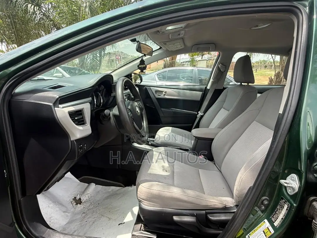 Toyota Corolla 2015 Green