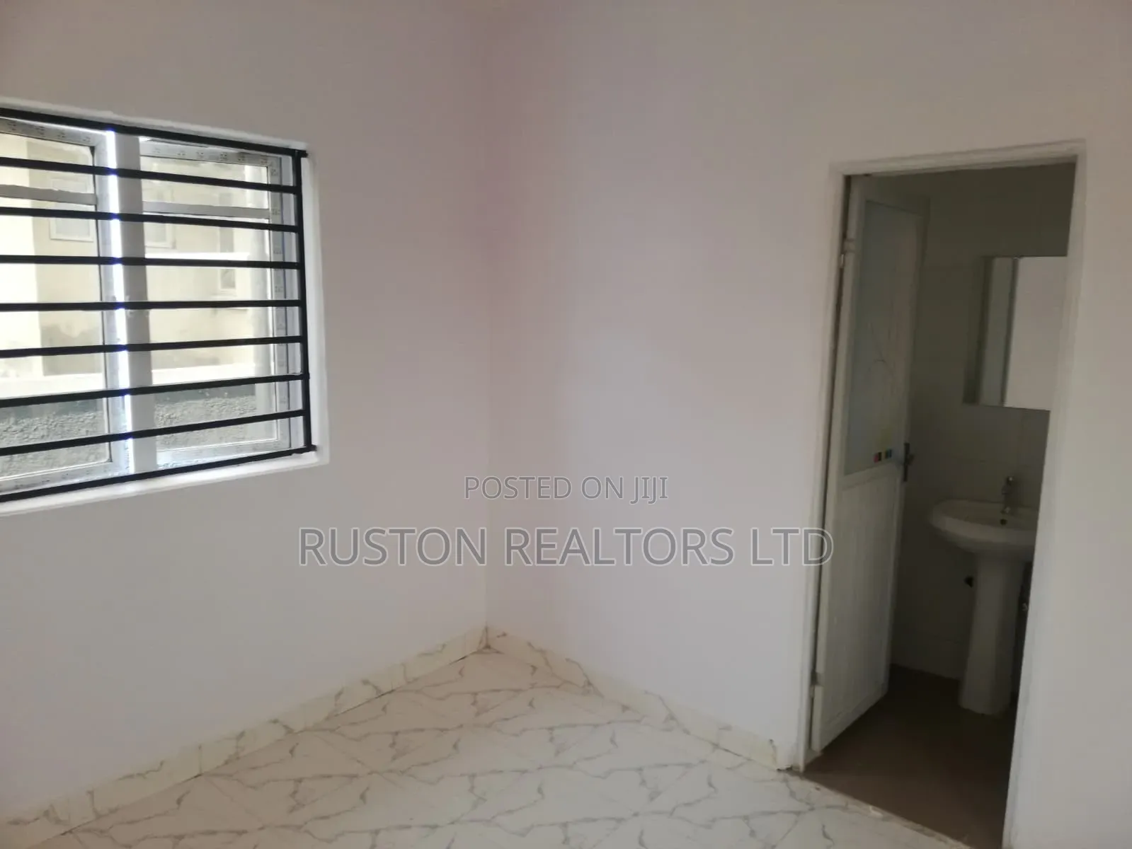 4bdrm Bungalow in Idishin for sale