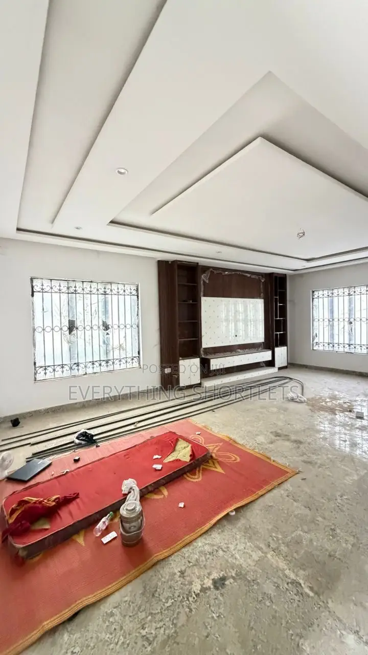 6bdrm Duplex in Guzape District for sale