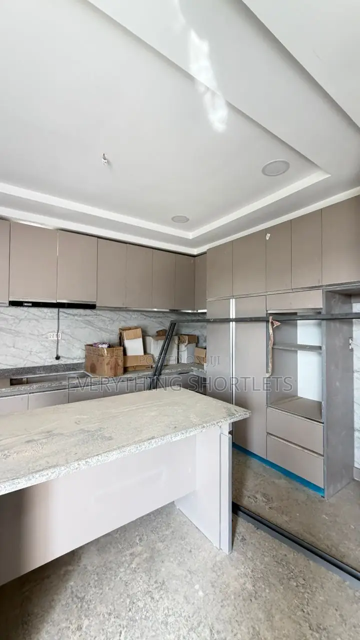 6bdrm Duplex in Guzape District for sale