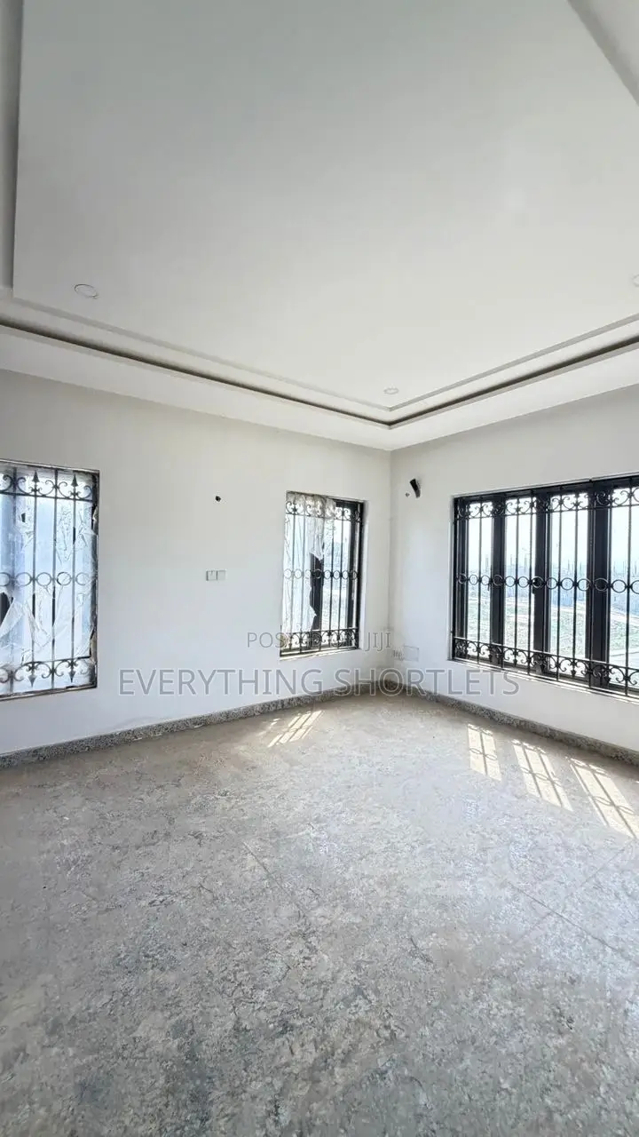 6bdrm Duplex in Guzape District for sale