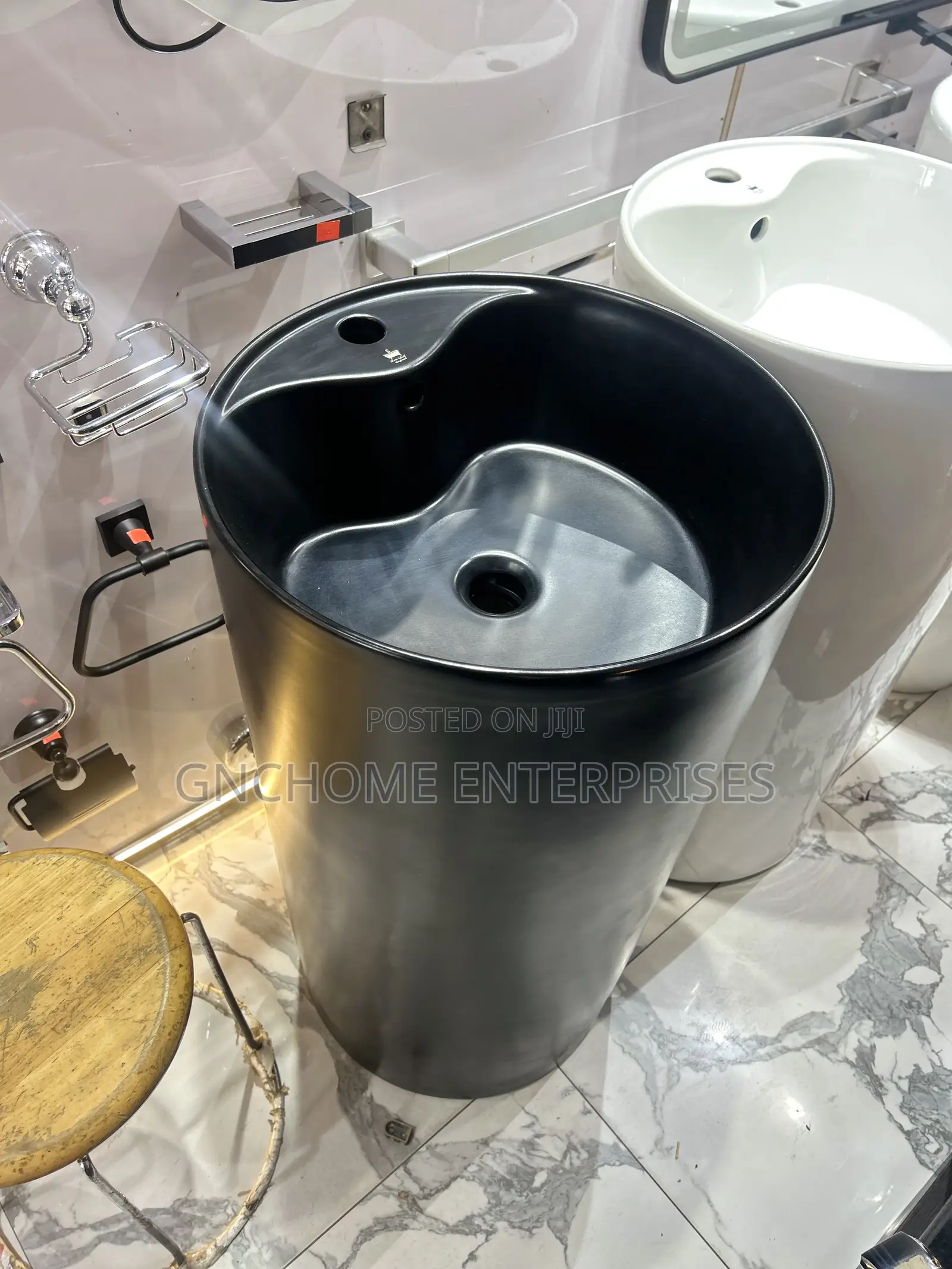 Free Standing Mat Black Basin