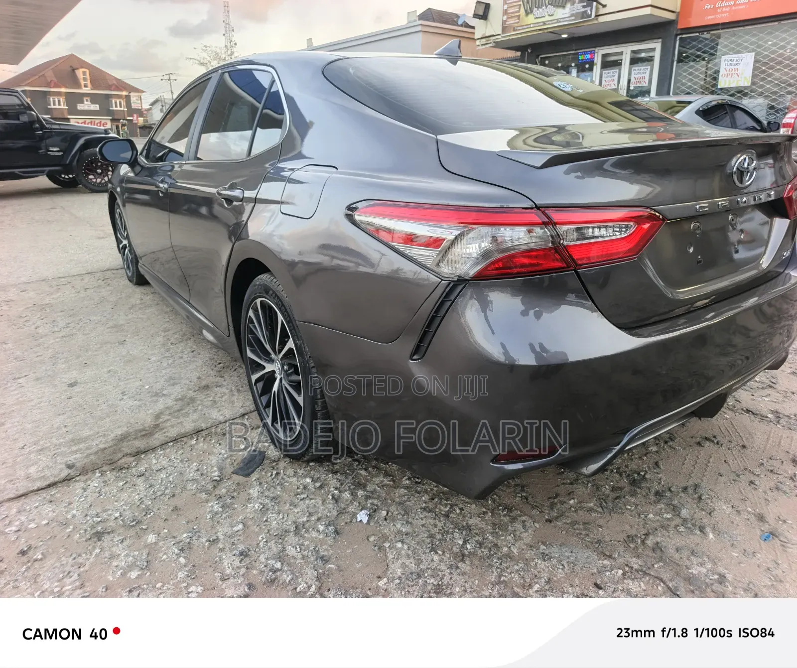Toyota Camry SE (2.5L 4cyl 8A) 2019 Gray