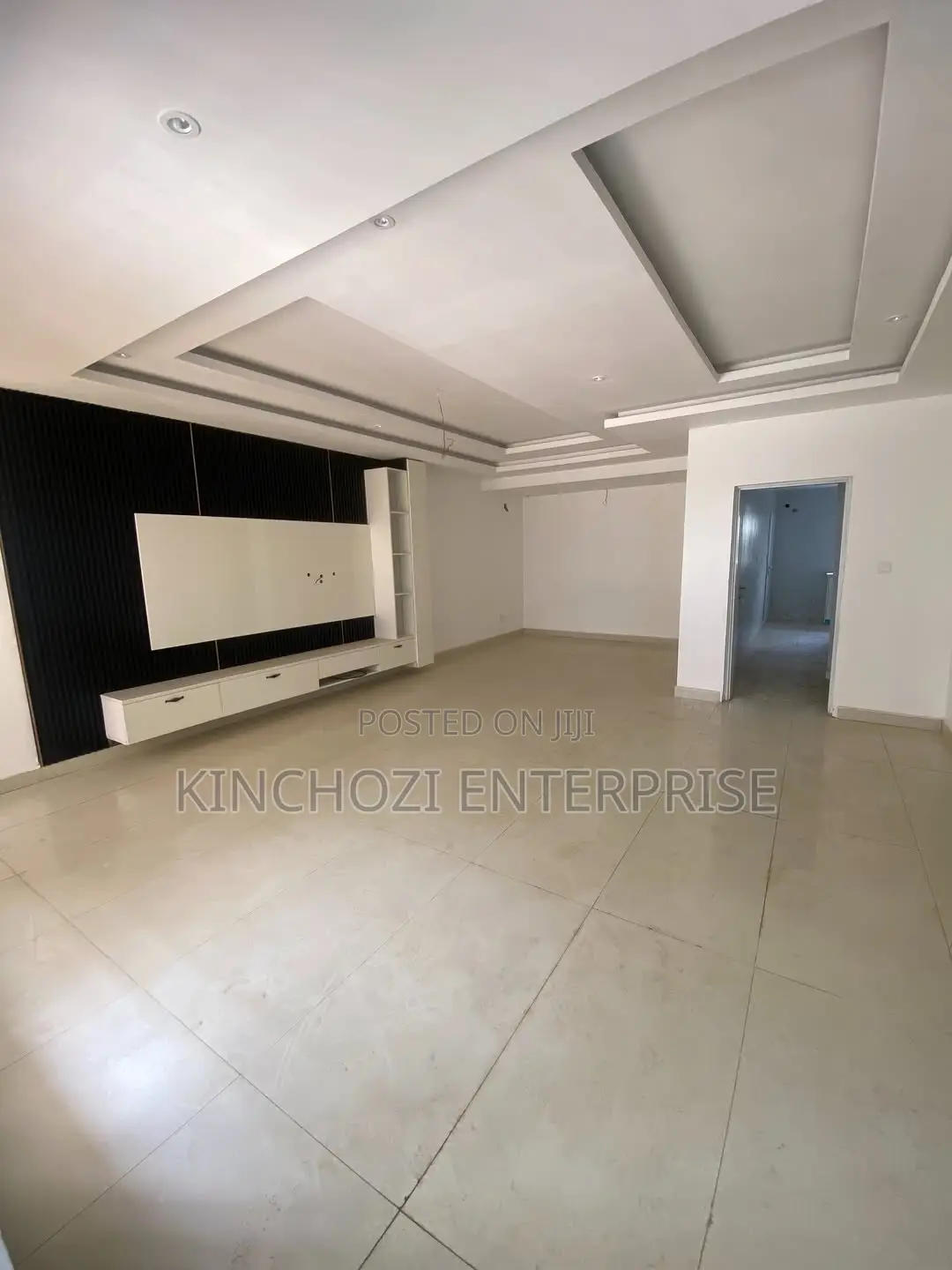 4bdrm Townhouse / Terrace in Utako for rent
